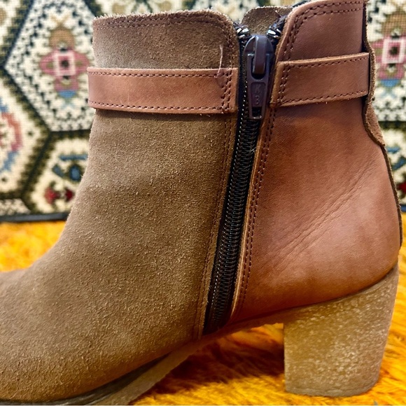 70s Style Bohemian Modern Brown Suede and Leather Ankle Boots with Rubber Soles - Picture 6 of 6